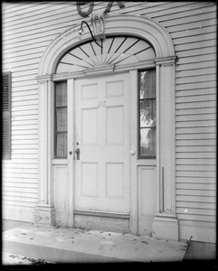 Kingston, Rhode Island, exterior detail, door, J. Hagadorn Wells house