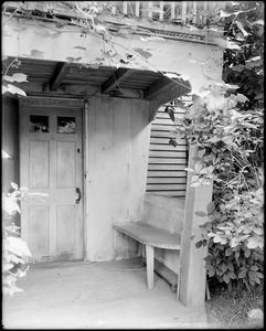 Kingston, Rhode Island, exterior detail, part of porch, General Cyrus French house