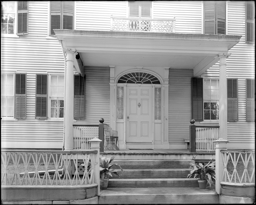Kingston, Rhode Island, exterior detail, porch and door, Hagadorn house