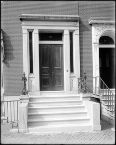 Baltimore, Maryland, 20 West Franklin Street, exterior detail, door, unknown house