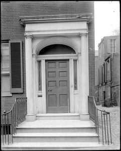 Baltimore, Maryland, 9 East Pleasant Street, exterior detail, door, unknown house