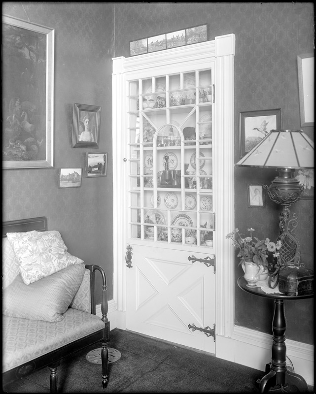 Salem, 26 Chestnut Street, morning room, formerly Humphrey Devereux house, now (1924) James E. Simpson house