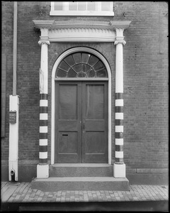 Portsmouth, New Hampshire, 53 Penhallow Street, exterior detail, door, Custom House