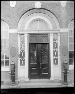Portsmouth, New Hampshire, 9 Market Street, exterior detail, door, Portsmouth Athenaeum