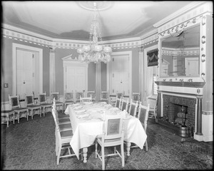 Portsmouth, New Hampshire, 401 State Street, Rockingham Hotel, colonial room, 1734