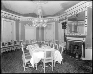 Portsmouth, New Hampshire, 401 State Street, Rockingham Hotel, colonial room, 1734