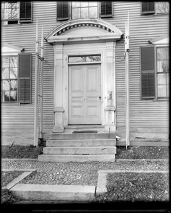 Portsmouth, New Hampshire, 43 Middle Street, exterior detail, door, Samuel Lord house