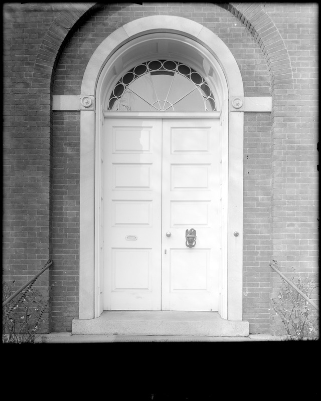 Portsmouth, New Hampshire, 180 Middle Street, exterior detail, door, Larkin, Richter house