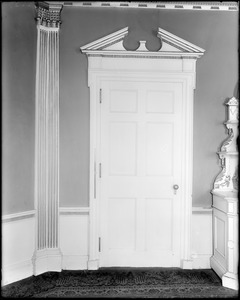 Portsmouth, New Hampshire, 401 State Street, interior detail, door, Rockingham Hotel, colonial room, 1784