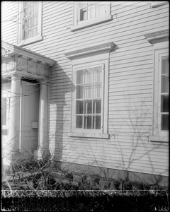 Salem, 80 Federal Street, exterior detail, window, Jerathmeel Peirce house