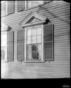 Salem, 358 Essex Street, exterior detail, window, Clark-Morgan house