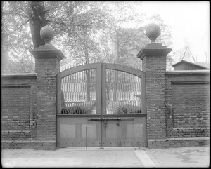 Philadelphia, Pennsylvania, 5th Street, exterior detail, gate, Christ Church burial ground