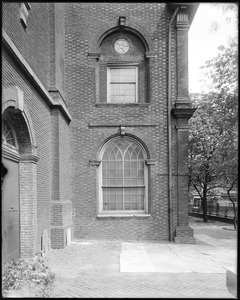 Philadelphia, Pennsylvania, 20 North American Street, exterior detail, windows, Christ Church, built 1724-1754