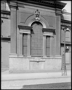 Philadelphia, Pennsylvania, 20 North American Street, exterior detail, palladian window, Christ Church, built 1724-1754