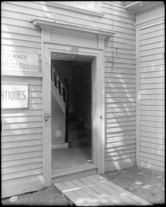 Salem, 310 Essex Street, exterior detail, door, Jonathan Corwin house