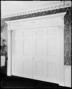 Salem, 128 Essex Street, interior detail, double doors, between dining room and east parlor, Joseph Gardner house