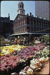 Faneuil Hall outdoor market place