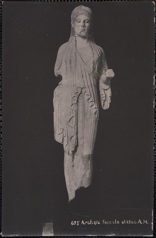 675 Archaïc female statue. A.M.