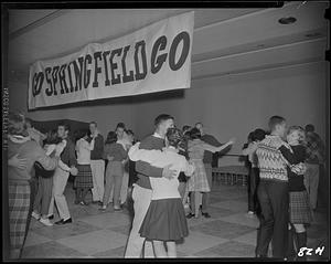 Couples dancing