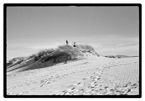 Nito Carolyn & Pablo sand dunes