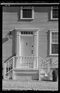 Liberty Street doorway (exterior), Nantucket