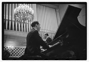 Sanroma Jesus at Boston Pops performance close ups from under the piano