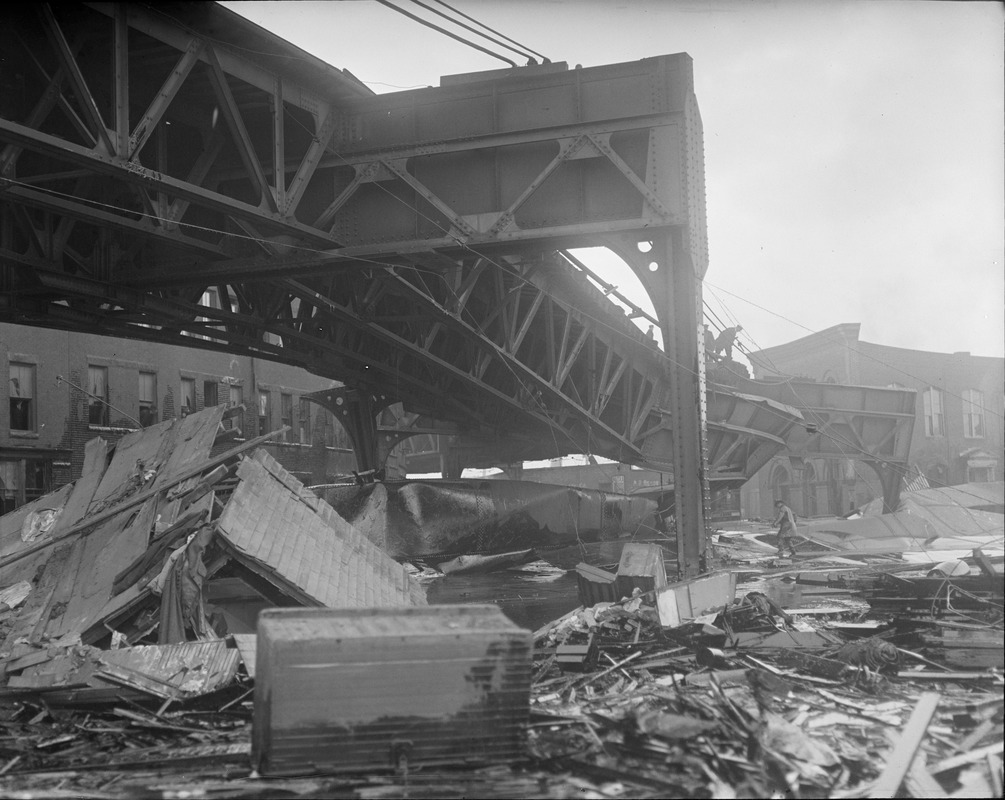 Twisted elevated structure on Atlantic Ave., damaged in Molasses Disaster