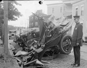 Auto wreck in Cambridge