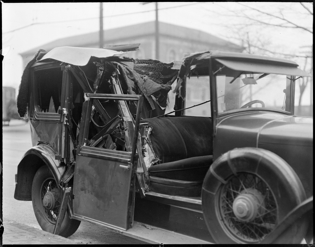 Wrecked auto in Somerville