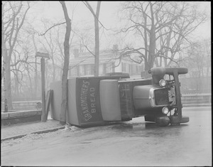 Overturned truck - Hawthorne & Brattle Streets - Cambridge