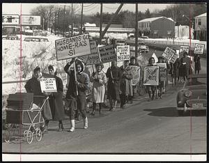 Irate wives picket Fort Devens