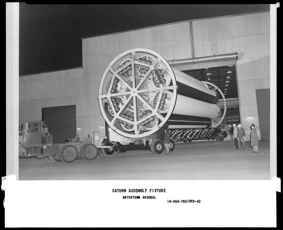 Saturn assembly fixture