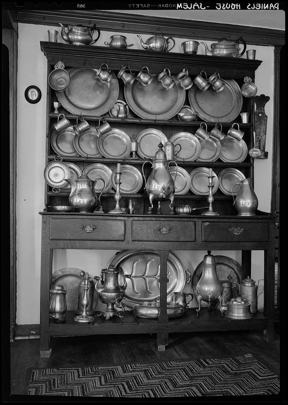 Daniels House, Salem: interior