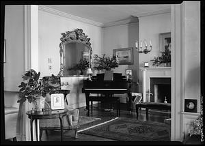Gordon House, Salem: interior