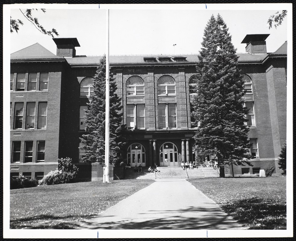 Entrance Thompson Hall