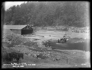 Wachusett Dam, apron at end of main flume, below the dam, Clinton, Mass., Jul. 25, 1900