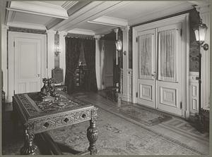 Boston, William Crowninshield Endicott House, interior, hall