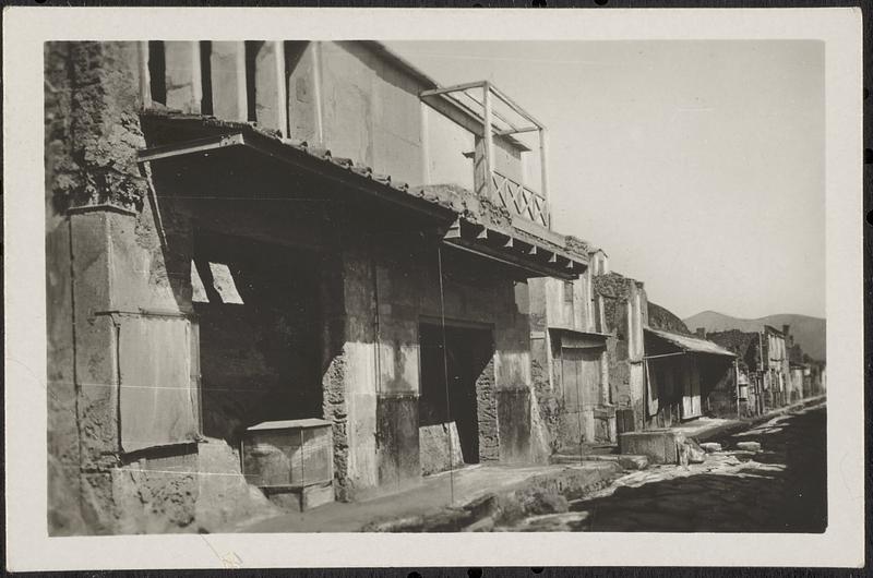 Pompei-- Marcus Olconiu's street