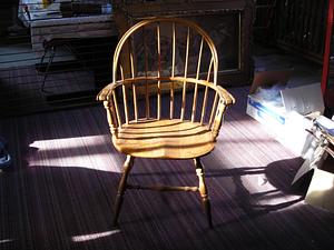 Bow-back Windsor arm chair