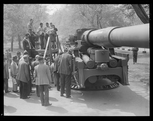Display of a 280mm cannon at Watertown arsenal