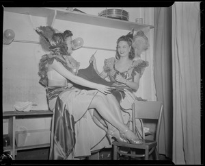 Show girls knitting