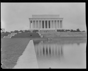Lincoln Memorial in Reflecting Pool, Washington