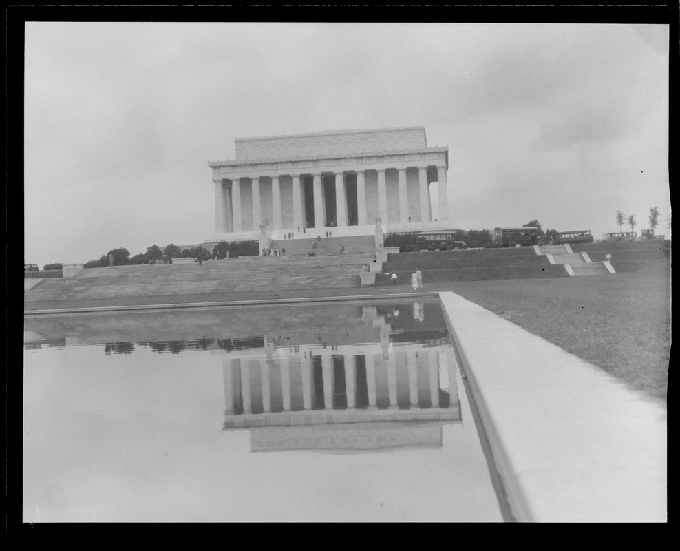 Lincoln Memorial in Reflecting Pool, Washington