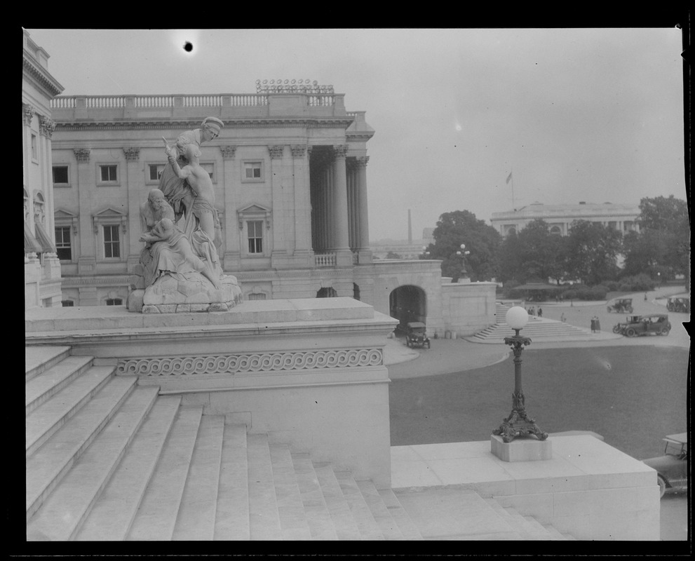 Monument and stairs, Washington