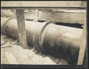Distribution Department, Low Service Pipe Lines, flexible joints in 48-inch main, Harvard Square, Cambridge, Mass., May 27, 1910