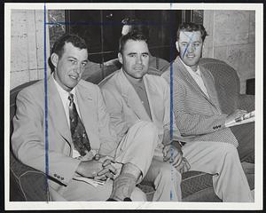 Confident Chisox after beating the Red Sox two straight were Sherman Lollar (left) and Tom Wright, himself a former Yawkey hand, before today's third game at Fenway.