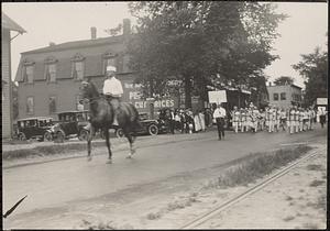 Parade, 1924