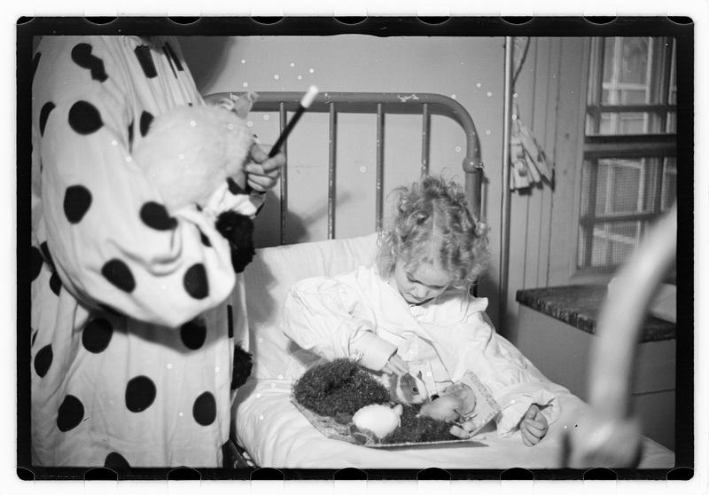 Harry W. Syer magician at Children's Hospital
