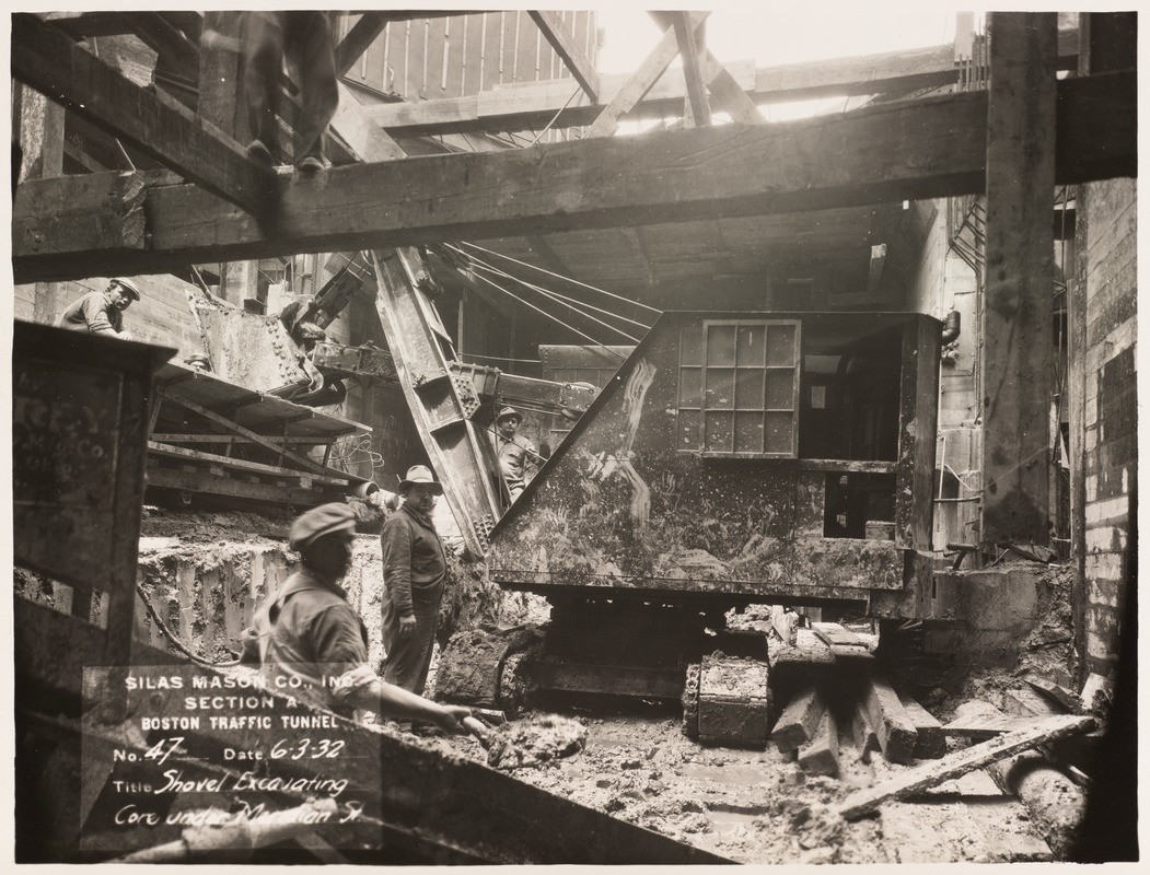 Shovel excavating core under Meridian St.