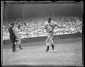 Red Sox rounding home